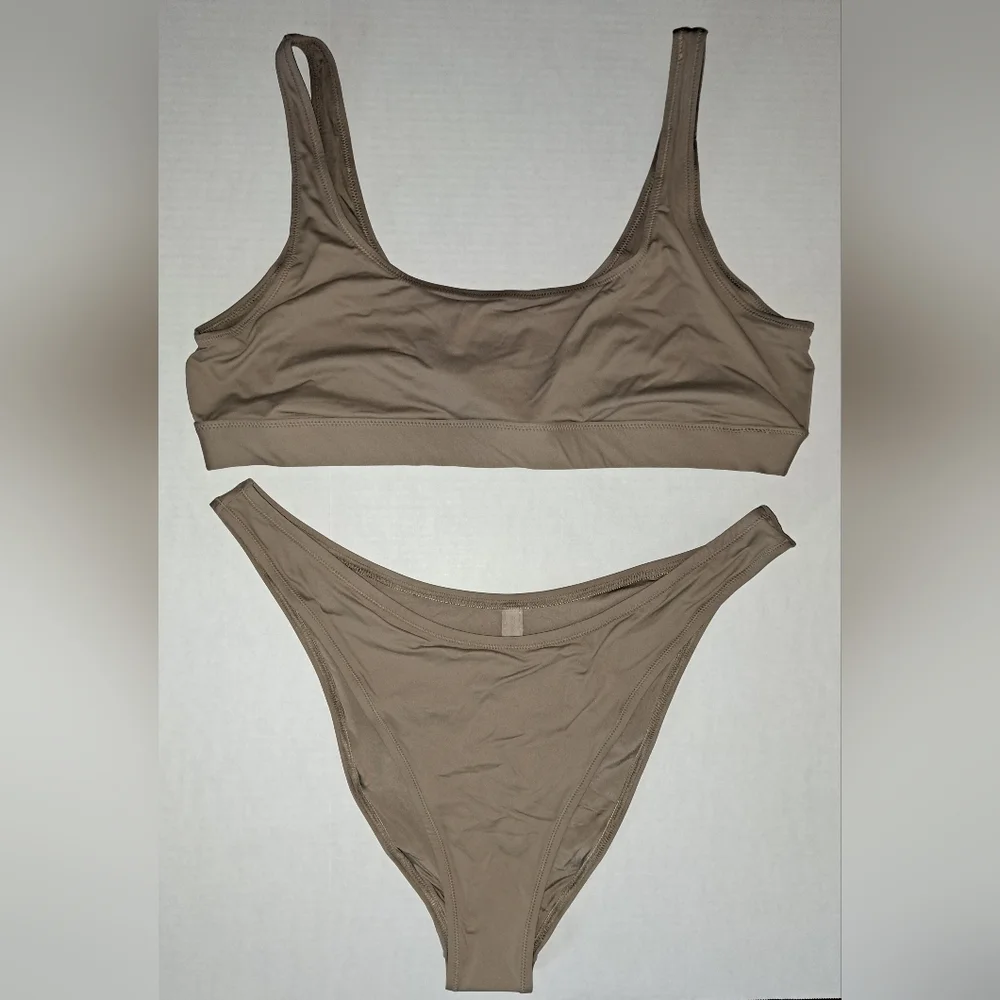 ❤️NWT SKIMS 2 Piece Swim Scoop neck top Cheeky tanga Bikini Set Nude DESERT 3X